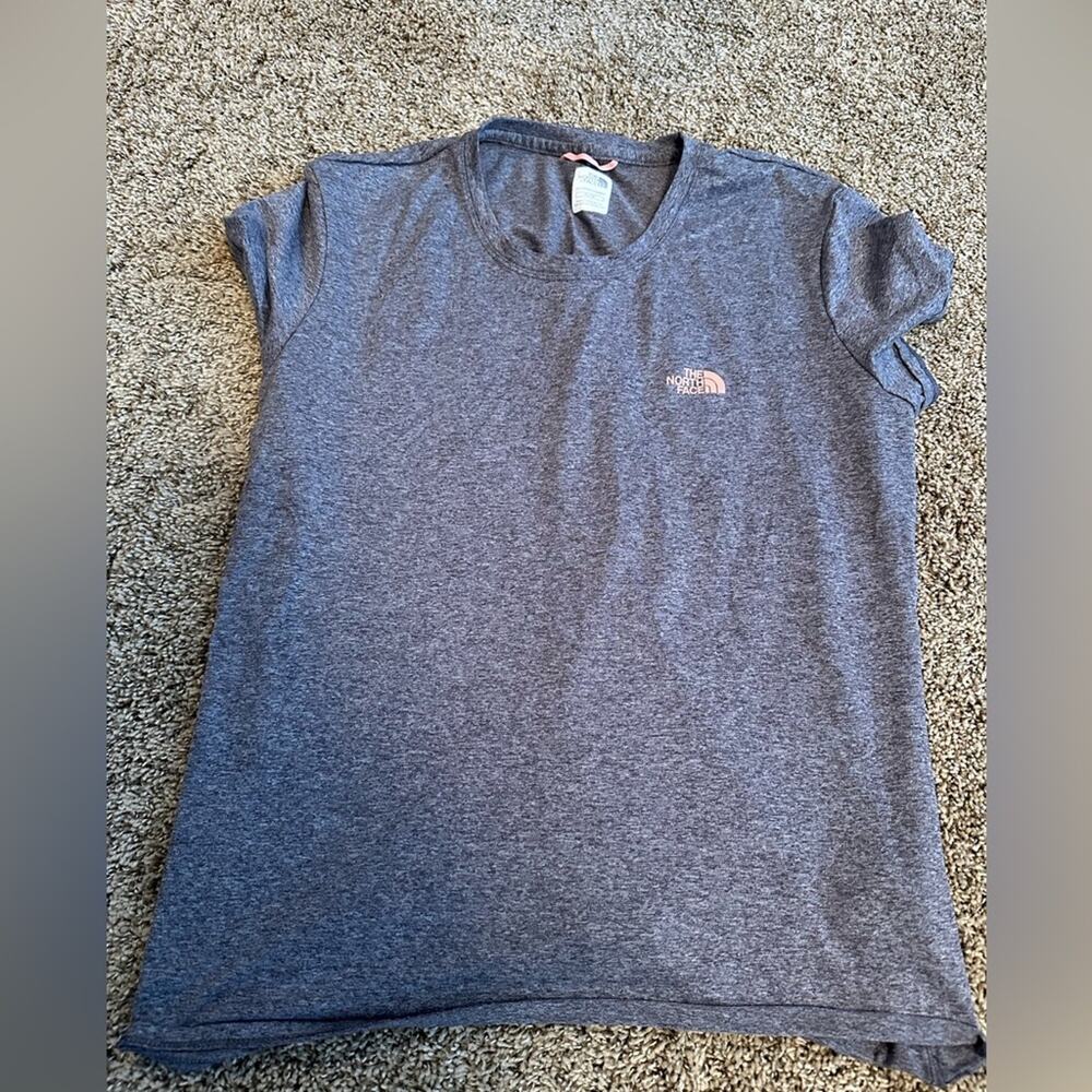The Northface women’s XL grey workout Tshirt